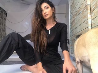 Palak Tiwari feet photo 5