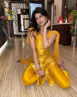 Palak Tiwari feet photo 17