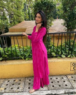 Palak Tiwari feet photo 6