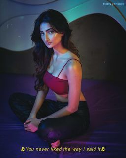 Palak Tiwari feet photo 2