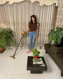 Palak Tiwari feet photo 20