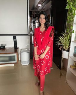 Palak Tiwari feet photo 7