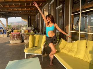 Palak Tiwari feet photo 3