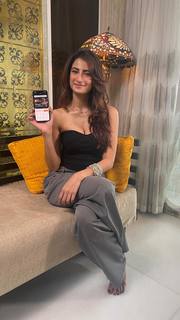 Palak Tiwari feet photo 12