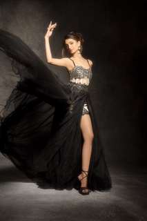Palak Tiwari feet photo 9