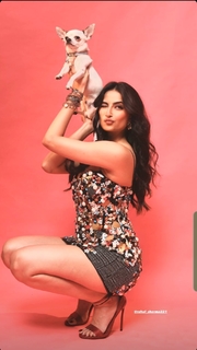 Palak Tiwari feet photo 3