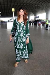 Palak Tiwari feet photo 16