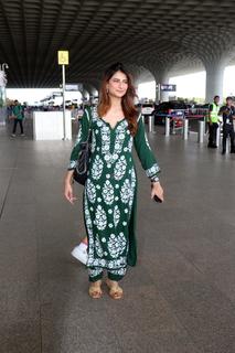 Palak Tiwari feet photo 14
