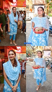 Palak Tiwari feet photo 12