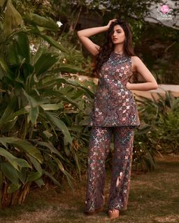 Palak Tiwari feet photo 1