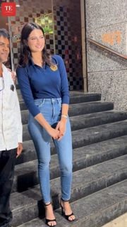 Palak Tiwari feet photo 19
