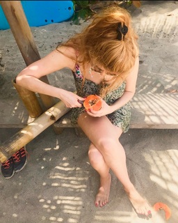Palina Rojinski feet photo thumbnail