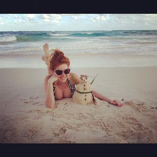 Palina Rojinski feet photo thumbnail