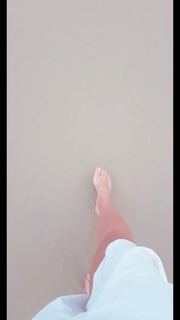 Paloma Bernardi feet photo thumbnail