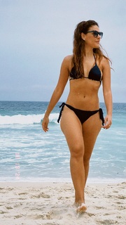 Paloma Bernardi feet photo thumbnail