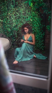 Paloma Bernardi feet photo thumbnail