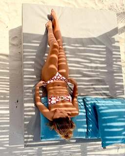 Paloma Bernardi feet photo thumbnail