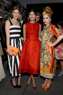 Paloma Faith feet photo thumbnail