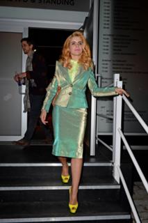 Paloma Faith feet photo thumbnail