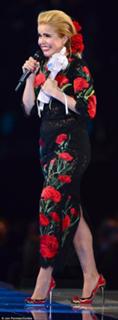 Paloma Faith feet photo thumbnail