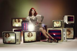 Paloma Faith feet photo thumbnail