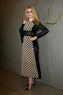 Paloma Faith feet photo thumbnail