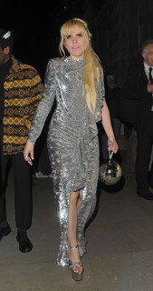 Paloma Faith feet photo thumbnail
