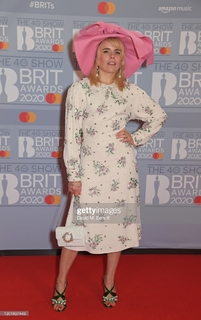 Paloma Faith feet photo thumbnail