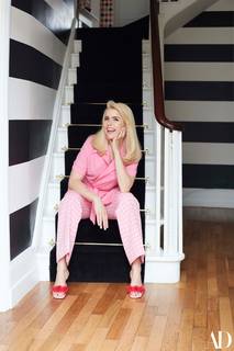 Paloma Faith feet photo thumbnail