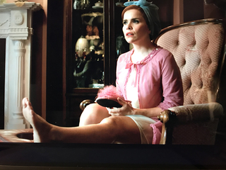 Paloma Faith feet photo thumbnail