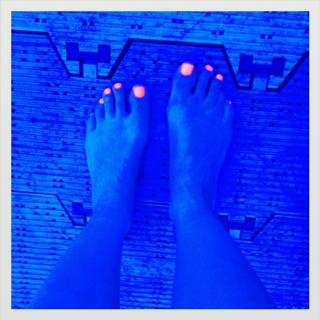 Paloma Faith feet photo thumbnail