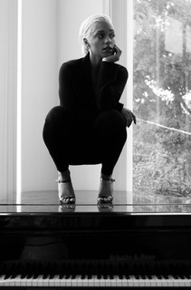Paloma Ford feet photo 3