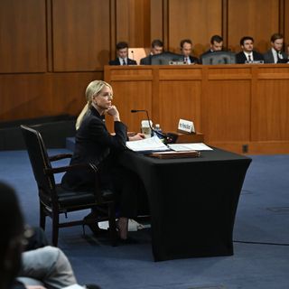 Pam Bondi feet photo thumbnail