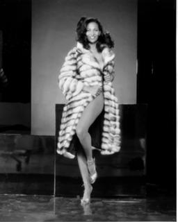 Pam Grier feet photo thumbnail