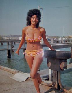 Pam Grier feet photo thumbnail