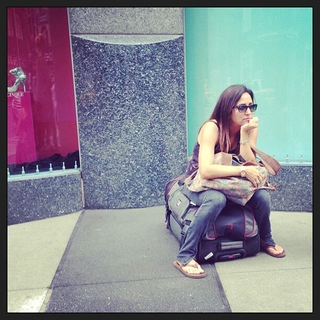 Pamela Adlon feet photo thumbnail