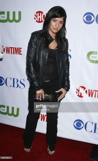 Pamela Adlon feet photo thumbnail