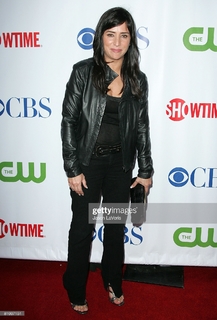 Pamela Adlon feet photo thumbnail