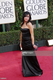 Pamela Adlon feet photo thumbnail