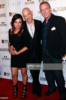 Pamela Adlon feet photo thumbnail