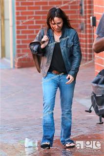 Pamela Adlon feet photo thumbnail