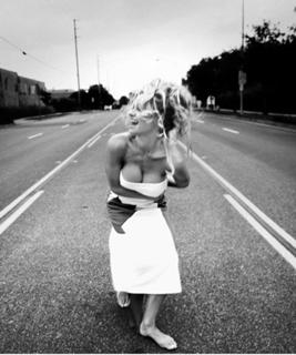Pamela Anderson feet photo thumbnail