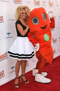 Pamela Anderson feet photo thumbnail