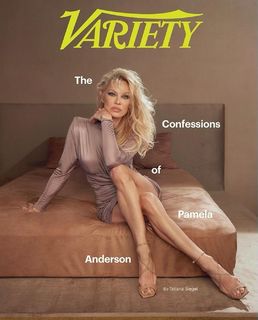 Pamela Anderson feet photo thumbnail