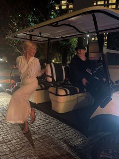 Pamela Anderson feet photo 10