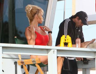 Pamela Anderson feet photo 6
