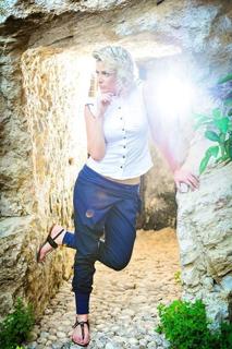 Pamela El Kik feet photo thumbnail