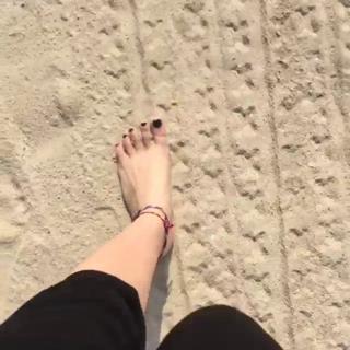 Pamela El Kik feet photo thumbnail