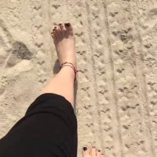 Pamela El Kik feet photo thumbnail