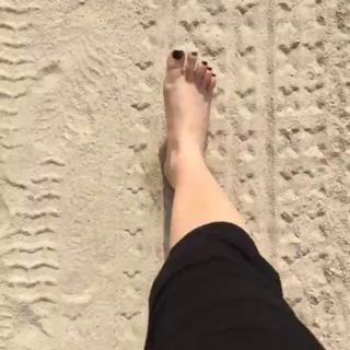 Pamela El Kik feet photo thumbnail